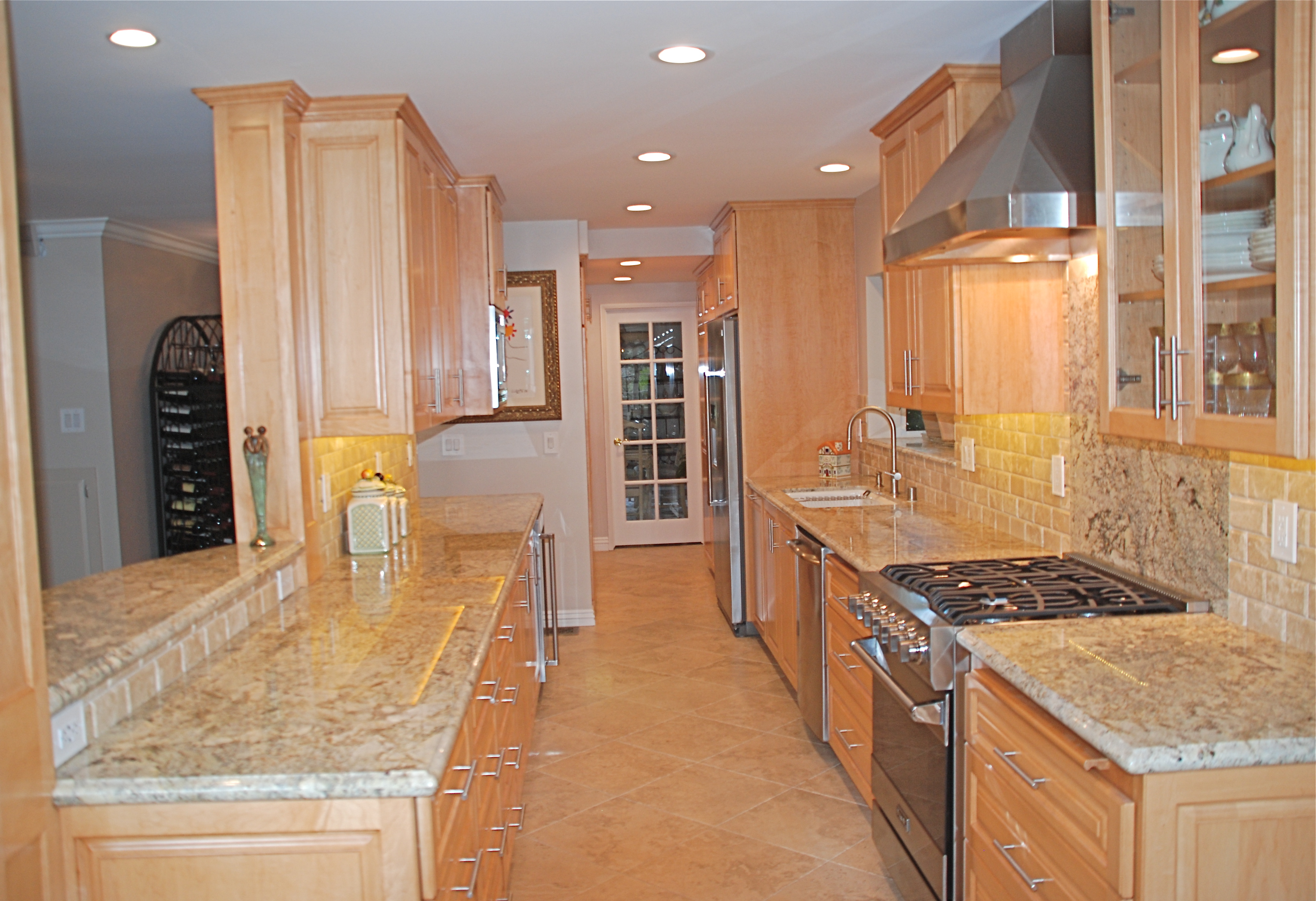 You are currently viewing Luxurious kitchen with a warm touch