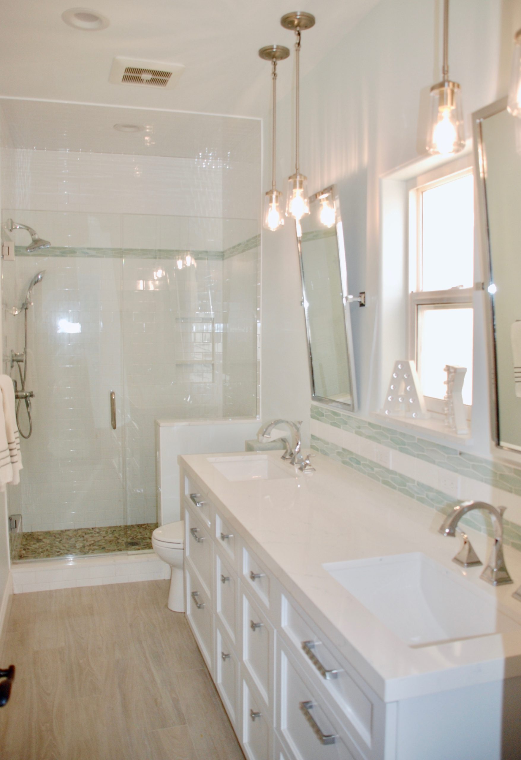 You are currently viewing Seashore inspired calm and serene bathroom