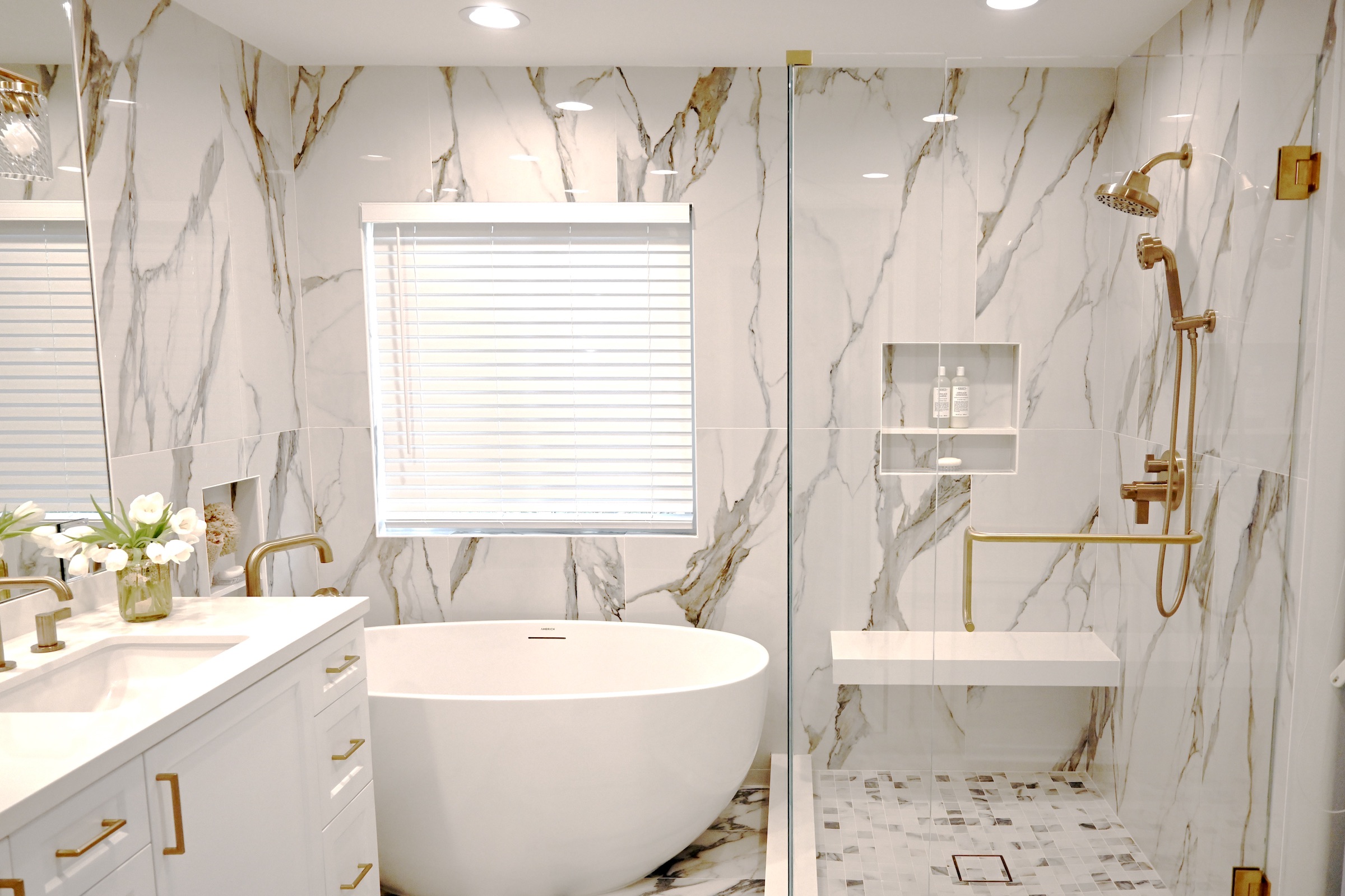 You are currently viewing Glamorous and sophisticated marble retreat