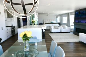 Read more about the article Chic and sleek open-concept Beach Condo